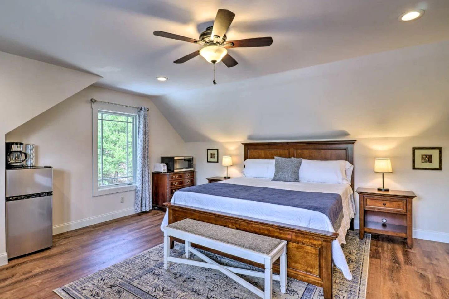 Fantastic Cottage with Incredible Sights in Candler, North Carolina