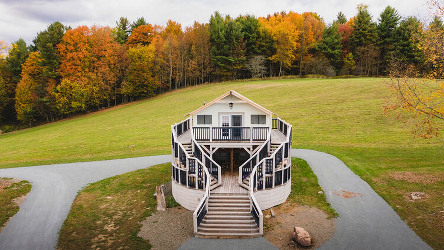 Unique Safari Tent makes for a Superb New York Getaway