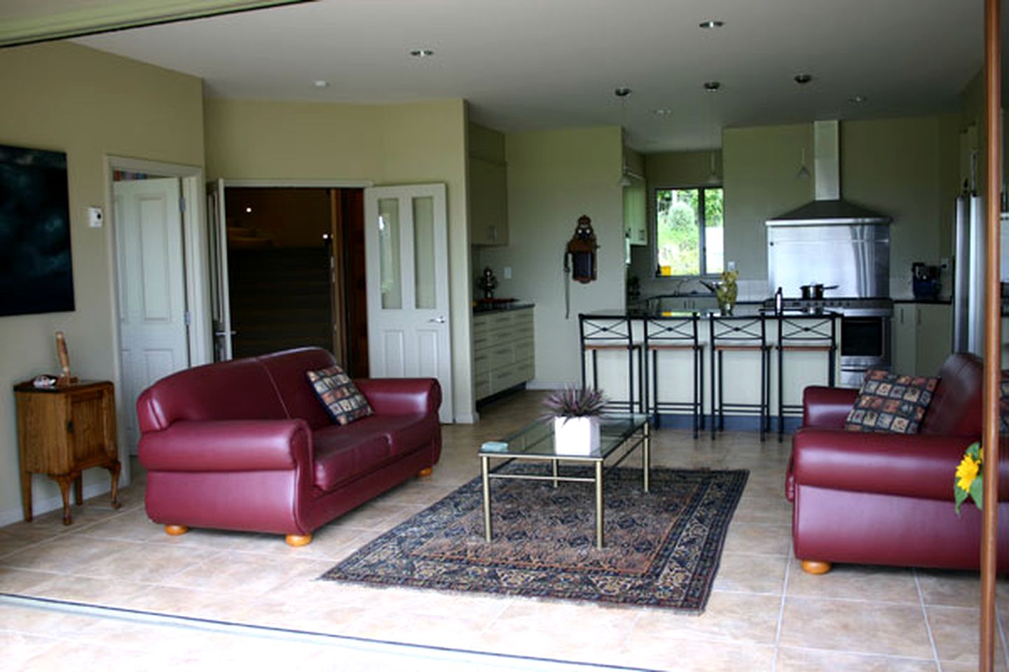 Luxury Vacation Room Rental in Stunning Lodge, Katikati, New Zealand