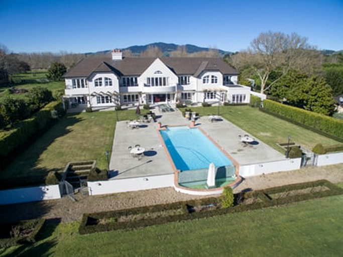 Nature Lodges (Karapiro, North Island, New Zealand)