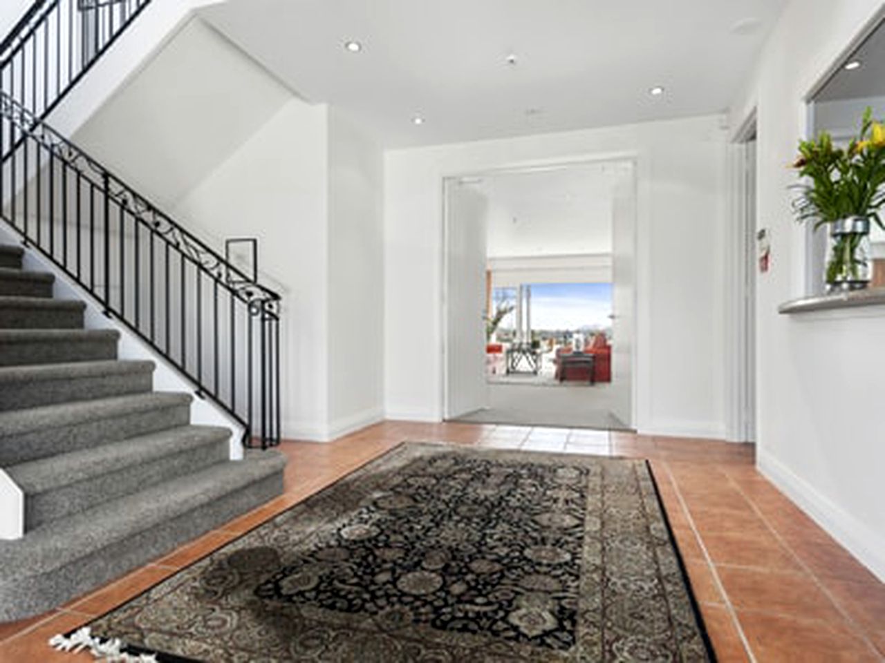 Stately Accommodation with a Pool Table near Gorgeous Lake Karapiro, North Island