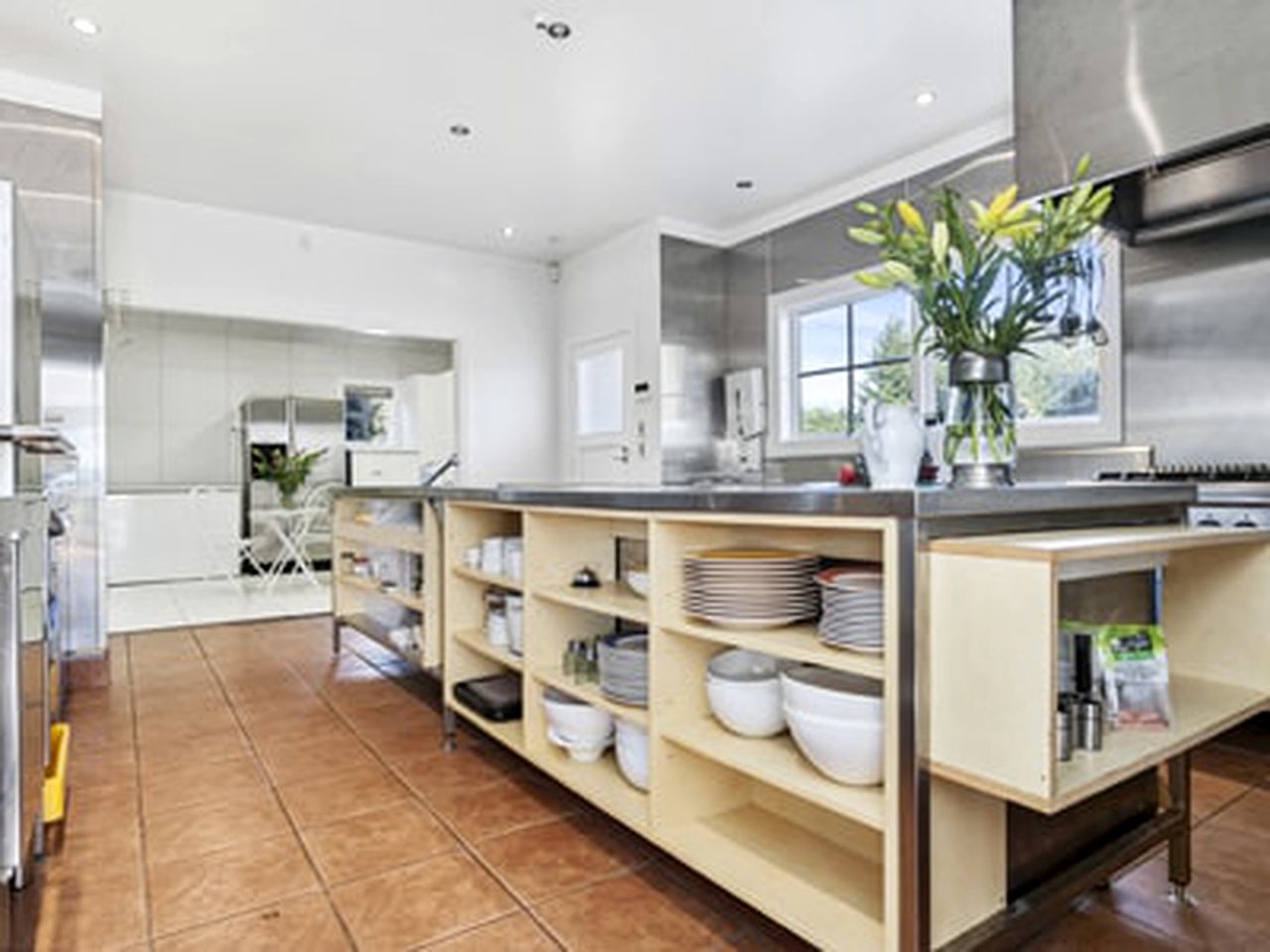 Stately Accommodation with a Pool Table near Gorgeous Lake Karapiro, North Island