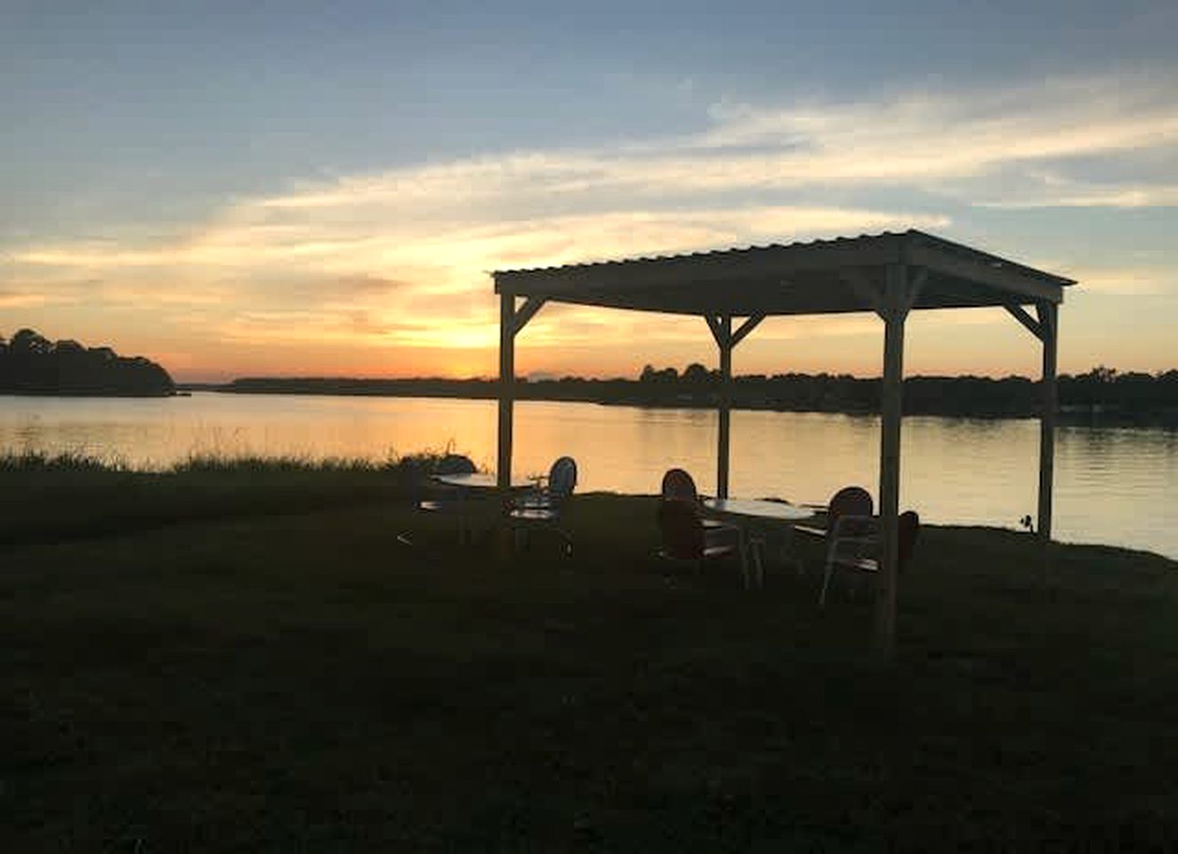 Cozy Tiny House Rental Perfect for Glamping near Houston