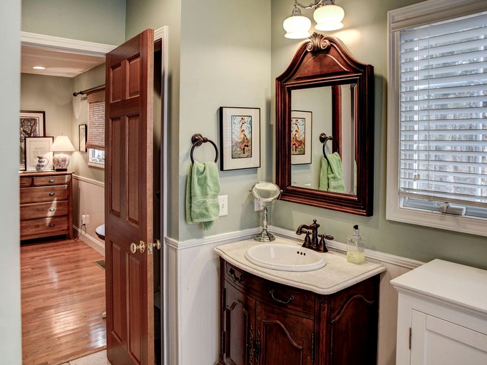 Cabins (Cookeville, Tennessee, United States)