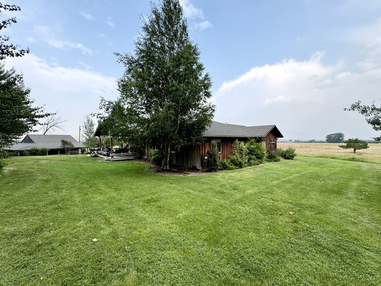 Elegant Vacation Home with Aspen Grove & Mountain Views near Ennis Lake in McAllister, Montana