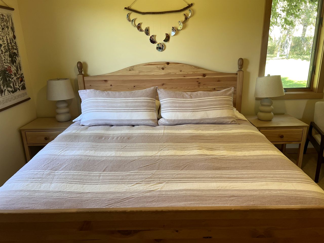 Elegant Vacation Home with Aspen Grove & Mountain Views near Ennis Lake in McAllister, Montana