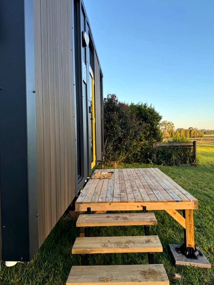 Serene Tiny Home Retreat with Farm Views, Near Noosa Heads in Tuchekoi, Queensland