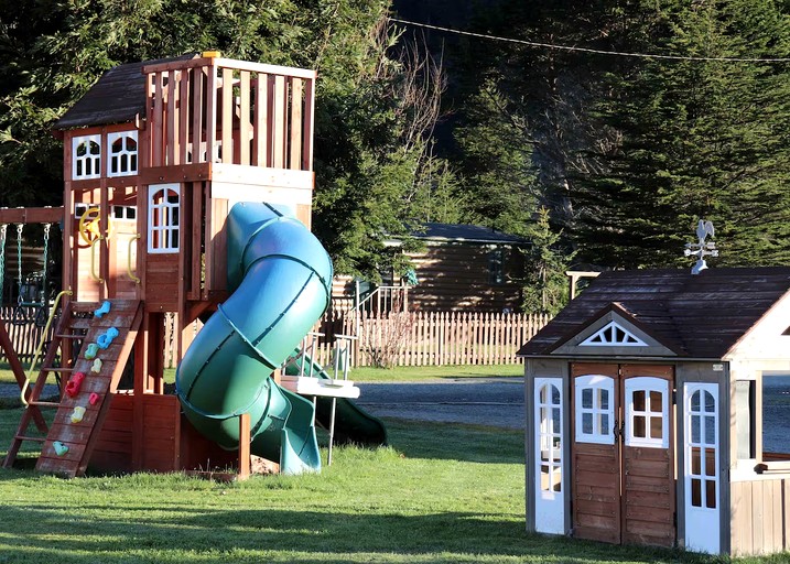 Cabins (United States of America, Klamath, California)