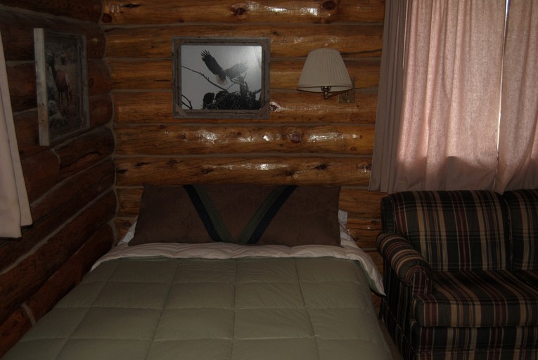 Medicine Bow Lodge, Log Cabins 25250, Saratoga , United States of