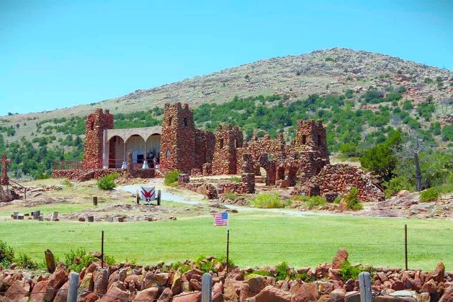 Cozy Tiny House with Hammock Patio near Bath Lake in Medicine Park, Oklahoma