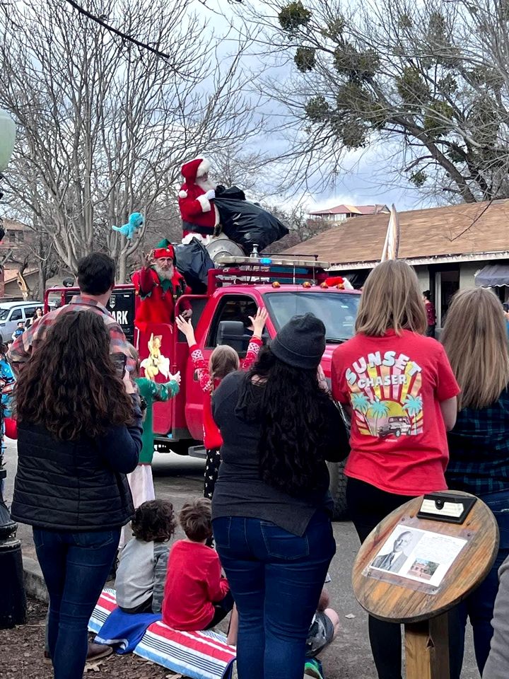 Cozy Tiny House with Hammock Patio near Bath Lake in Medicine Park, Oklahoma