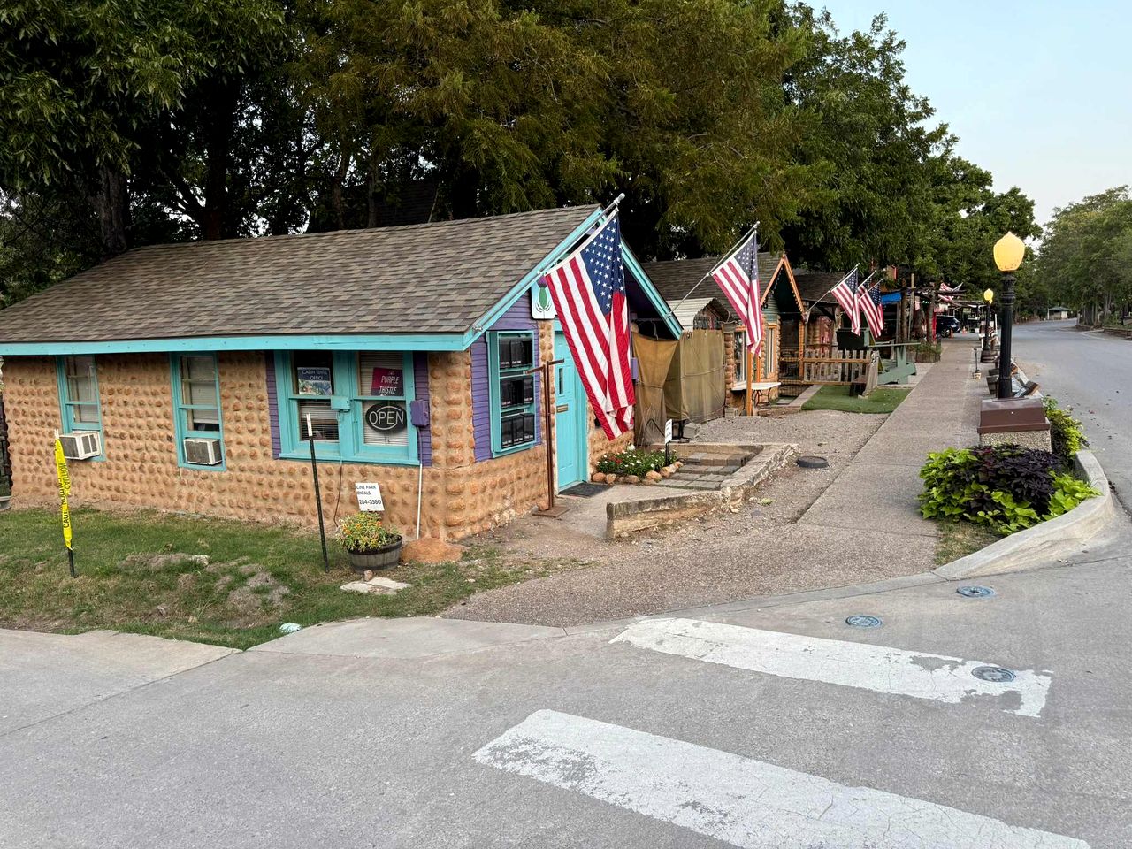 Charming Wheelchair-Accessible Tiny House with Patio near Wichita Mountains – Medicine Park, OK