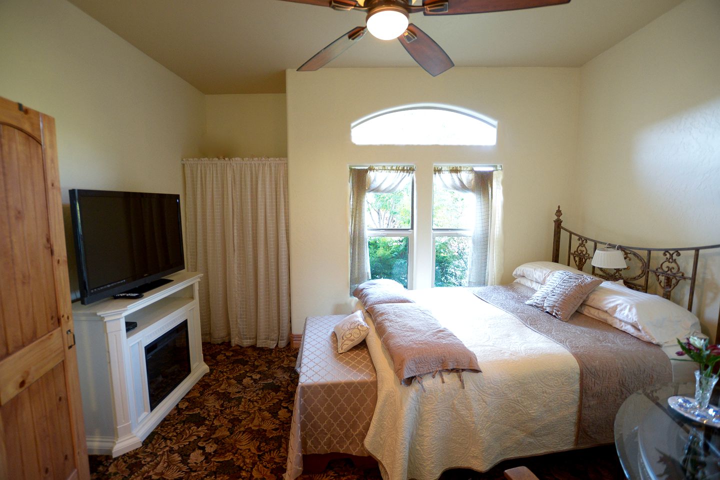 Mediterranean-Style Villa Rental with a Pool near Grand Junction, Colorado