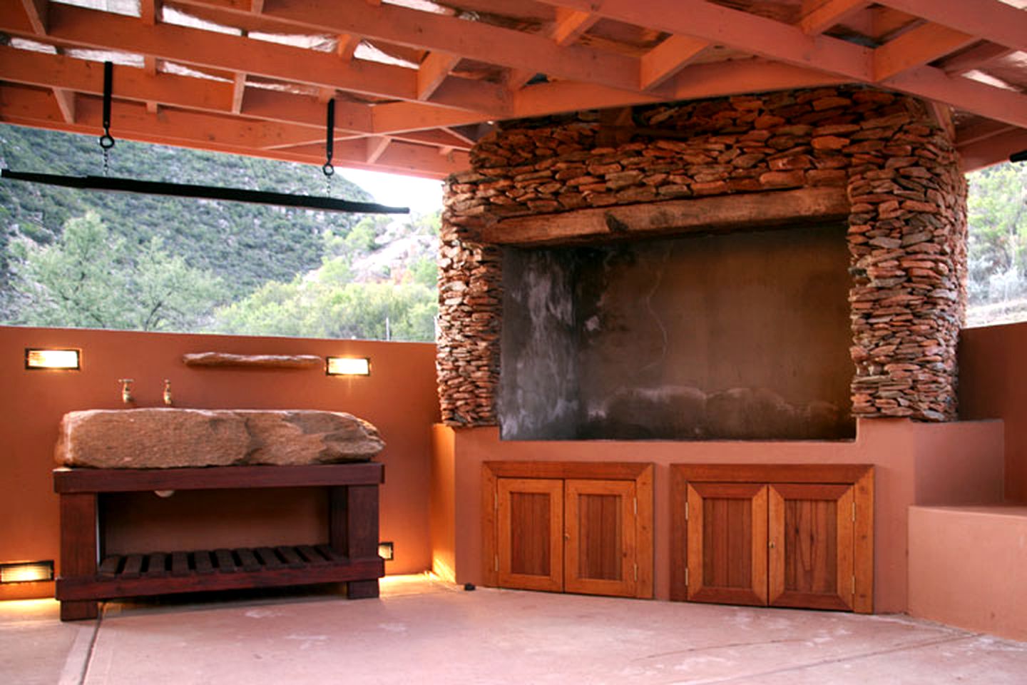 Romantic Stone Cottage Hideaway with Outdoor Bath near Oudtshoorn, South Africa