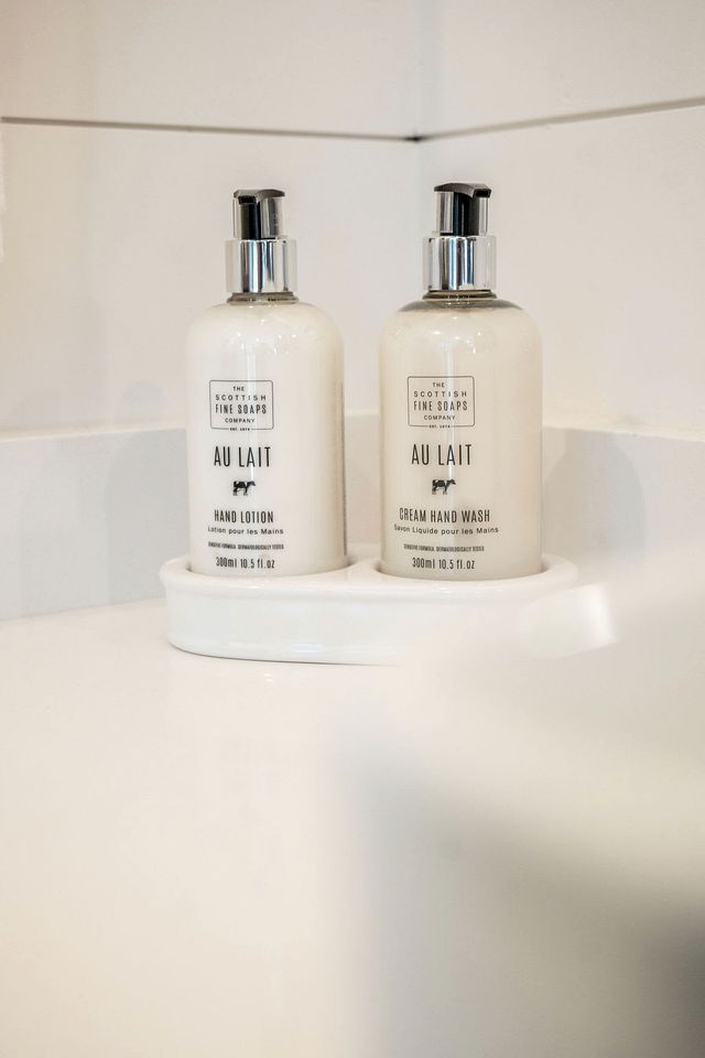 Memorable Getaways in Alabama in this Lovely Tiny House with Hot Tub near Lake Guntersville