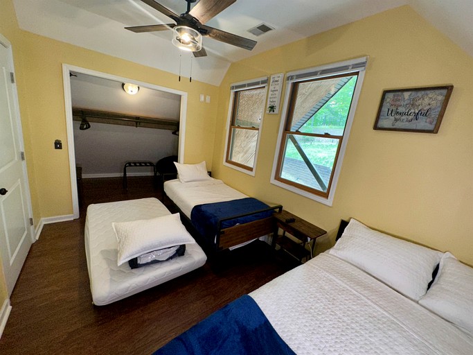 Cabins (United States of America, Rome, Georgia)