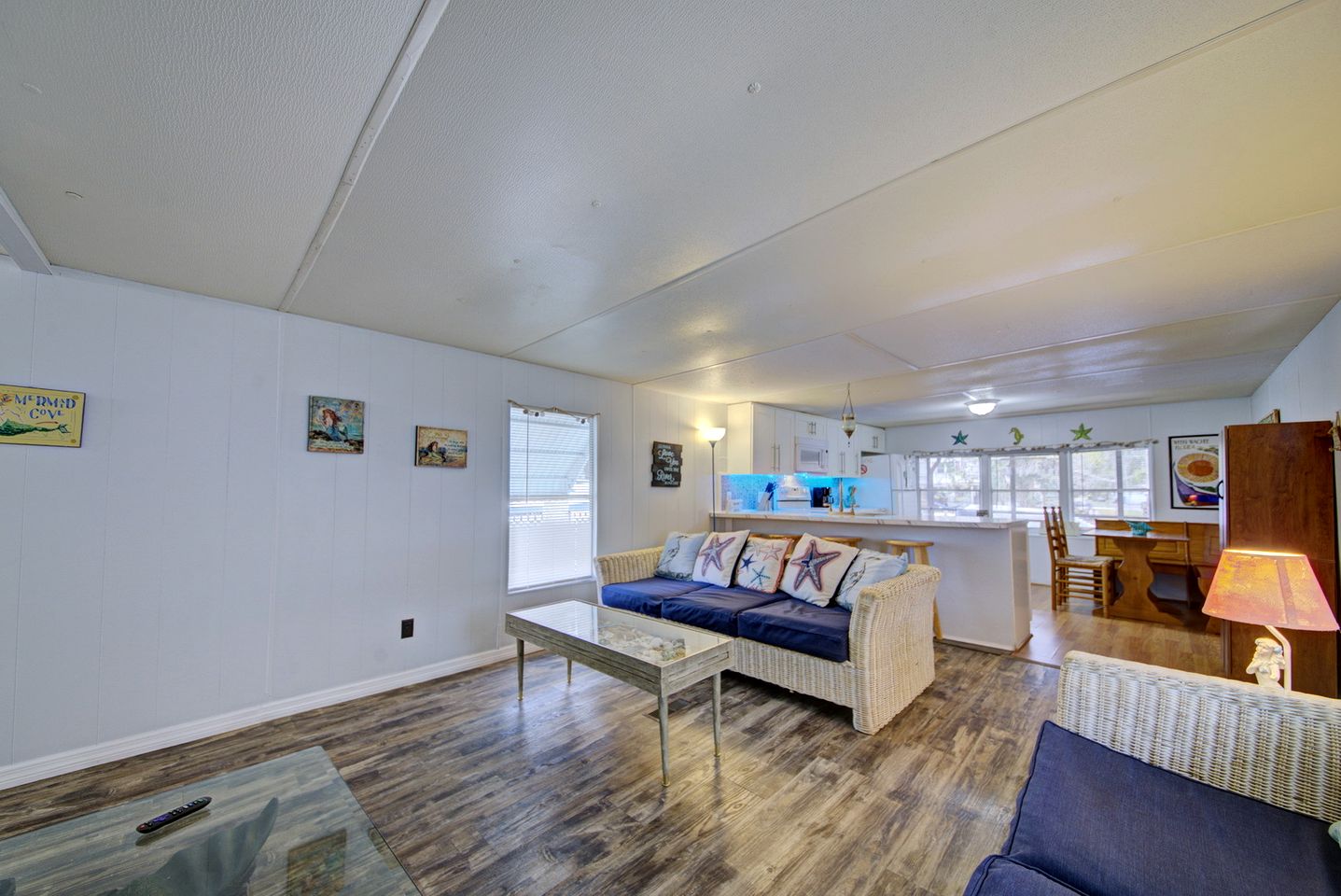 Serene Cottage Surrounded by Trees in Weeki Wachee, Florida