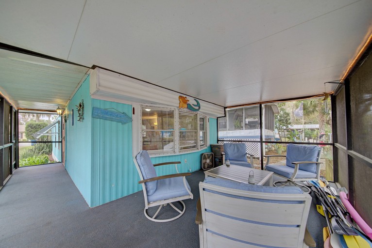 Cottages (United States of America, Weeki Wachee, Florida)