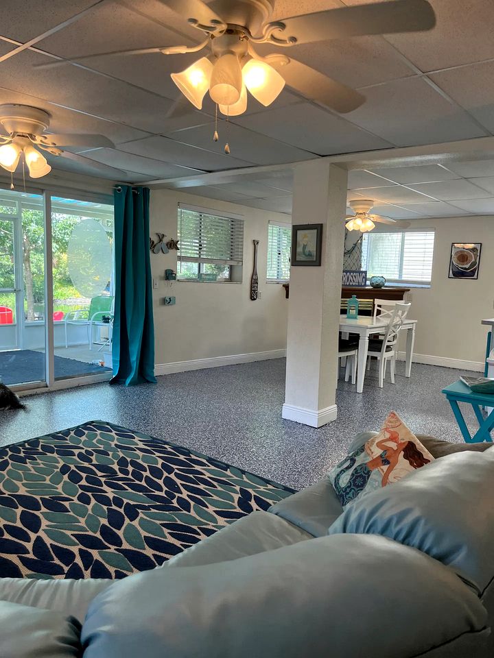 Spectacular Cottage with Fantastic River Sights in Weeki Wachee, Florida