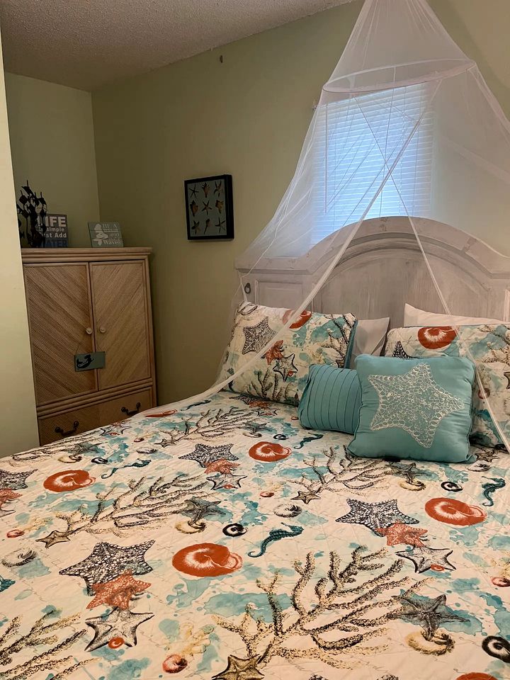 Spectacular Cottage with Fantastic River Sights in Weeki Wachee, Florida