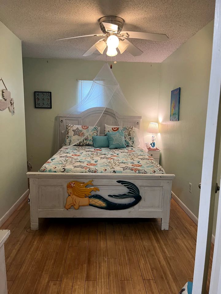 Spectacular Cottage with Fantastic River Sights in Weeki Wachee, Florida