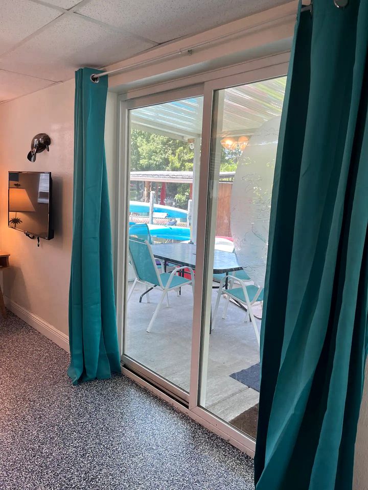 Spectacular Cottage with Fantastic River Sights in Weeki Wachee, Florida