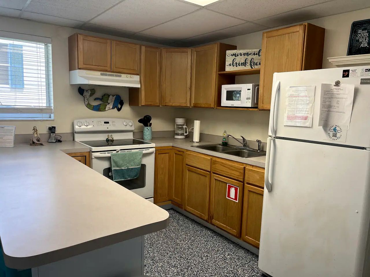 Spectacular Cottage with Fantastic River Sights in Weeki Wachee, Florida