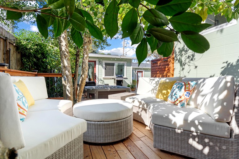 Beautiful Bungalow for Glamping on the Russian River in Guerneville, California