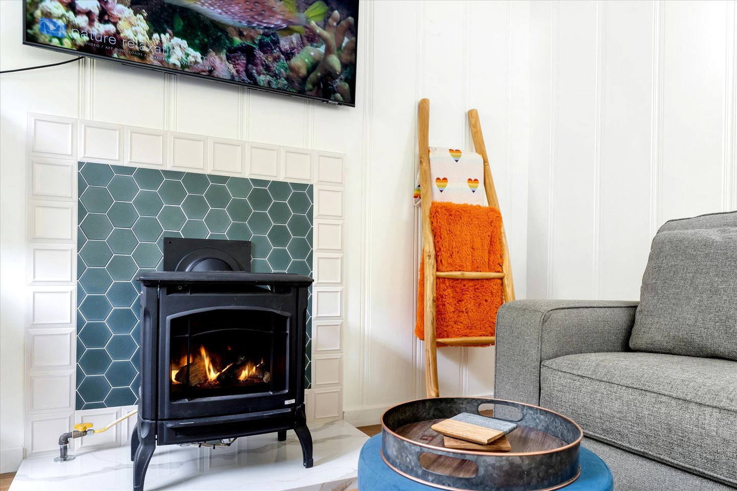 Beautiful Bungalow for Glamping on the Russian River in Guerneville, California