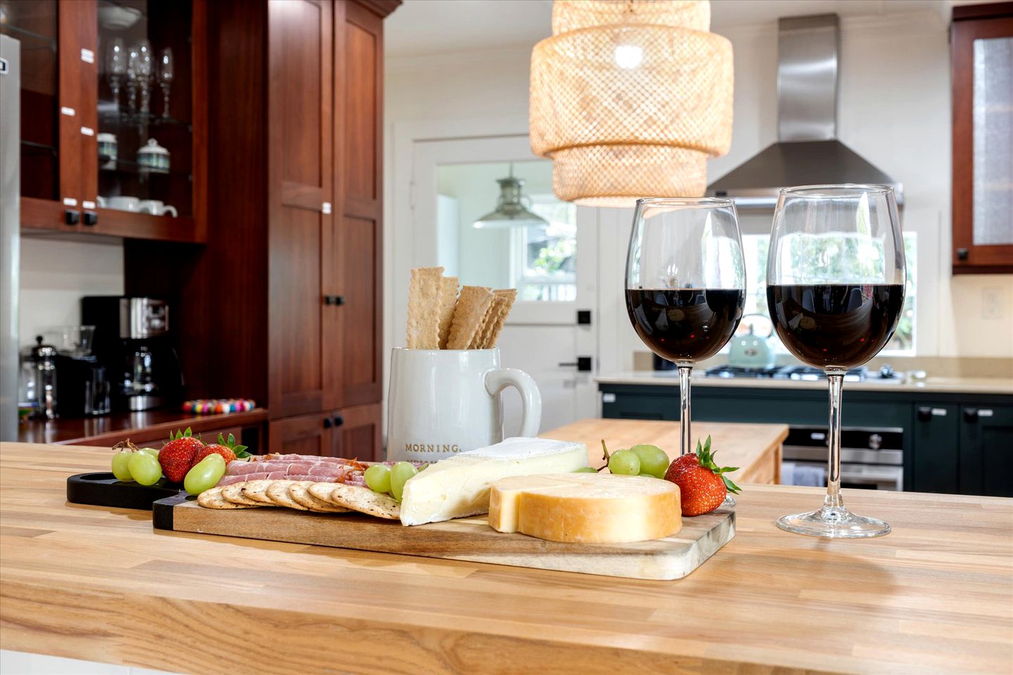 Beautiful Bungalow for Glamping on the Russian River in Guerneville, California