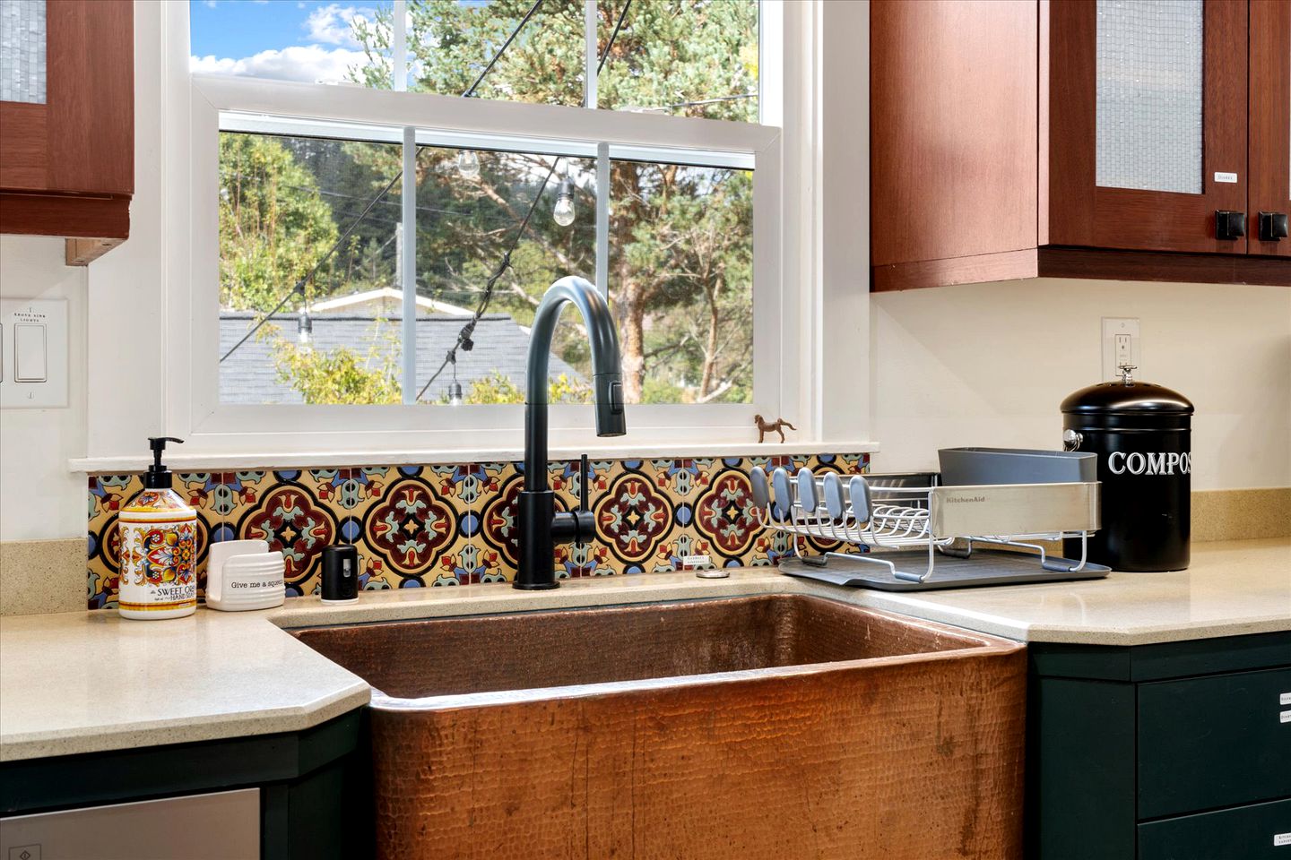 Beautiful Bungalow for Glamping on the Russian River in Guerneville, California