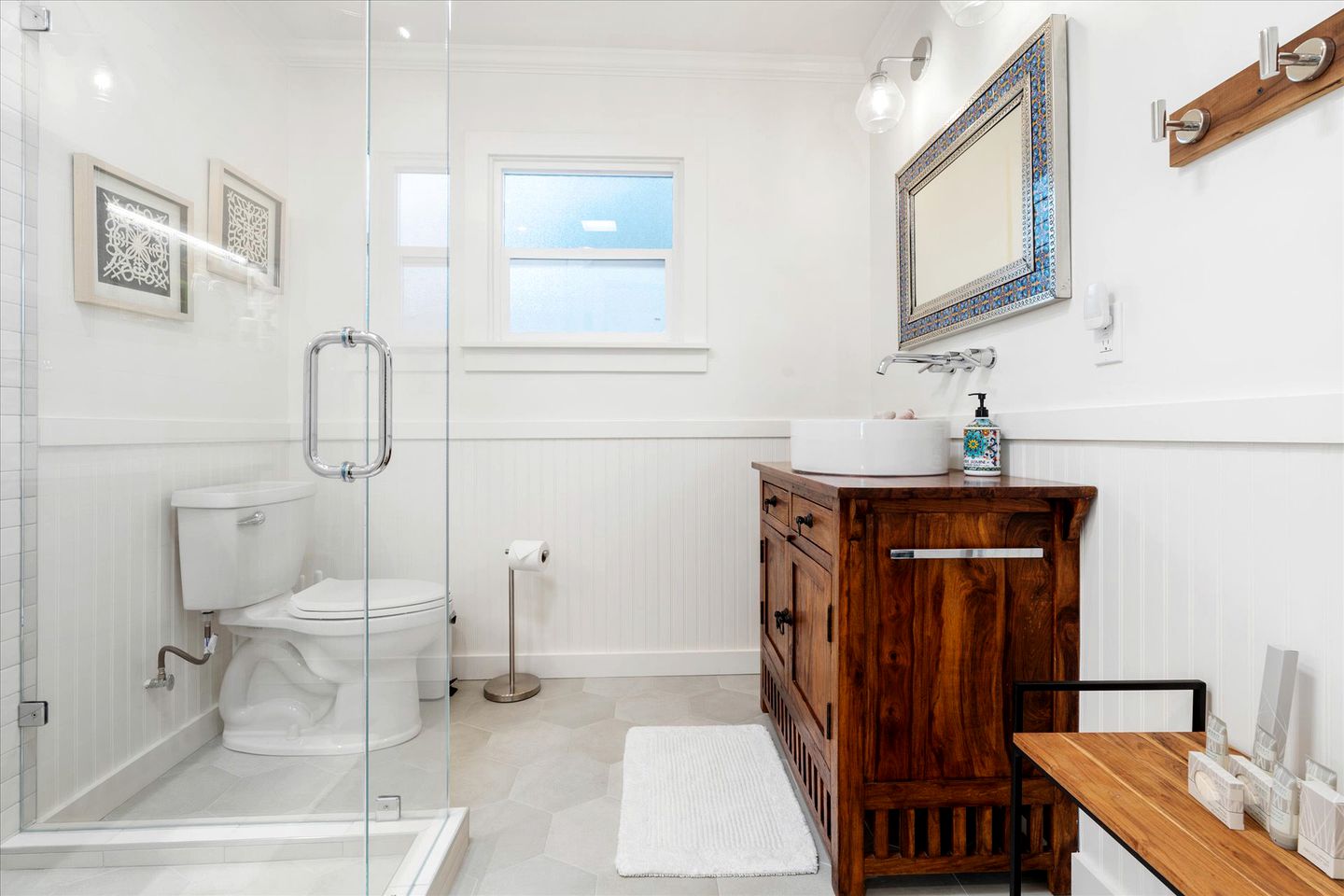 Beautiful Bungalow for Glamping on the Russian River in Guerneville, California