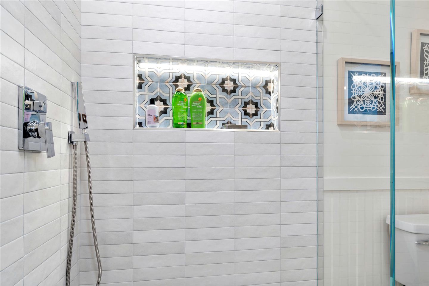 Beautiful Bungalow for Glamping on the Russian River in Guerneville, California