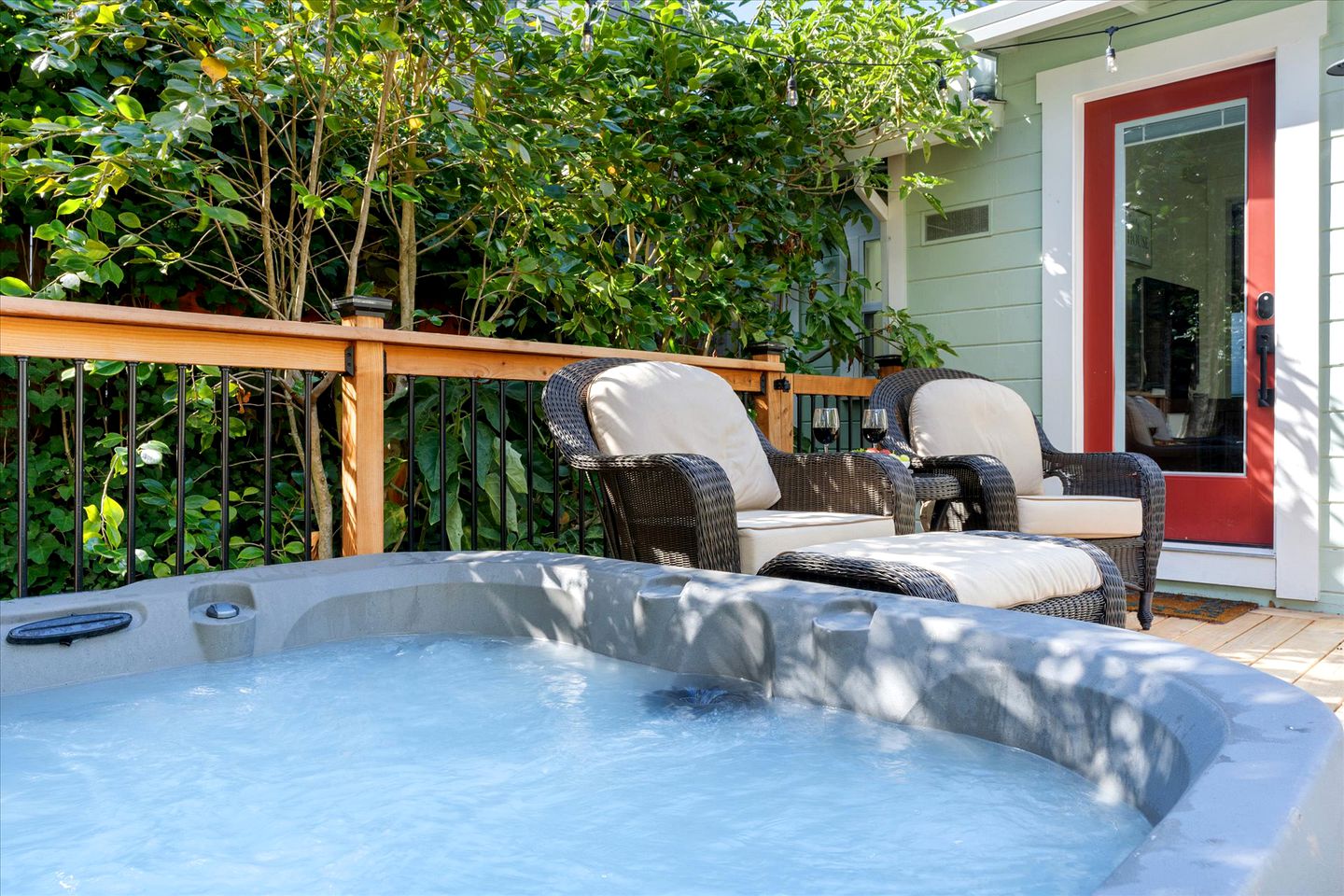 Beautiful Bungalow for Glamping on the Russian River in Guerneville, California