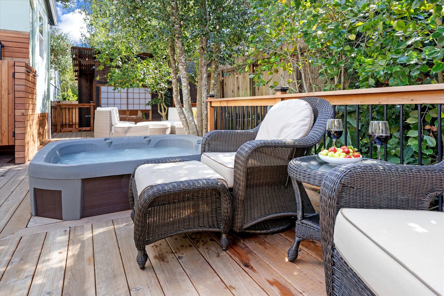 Beautiful Bungalow for Glamping on the Russian River in Guerneville, California