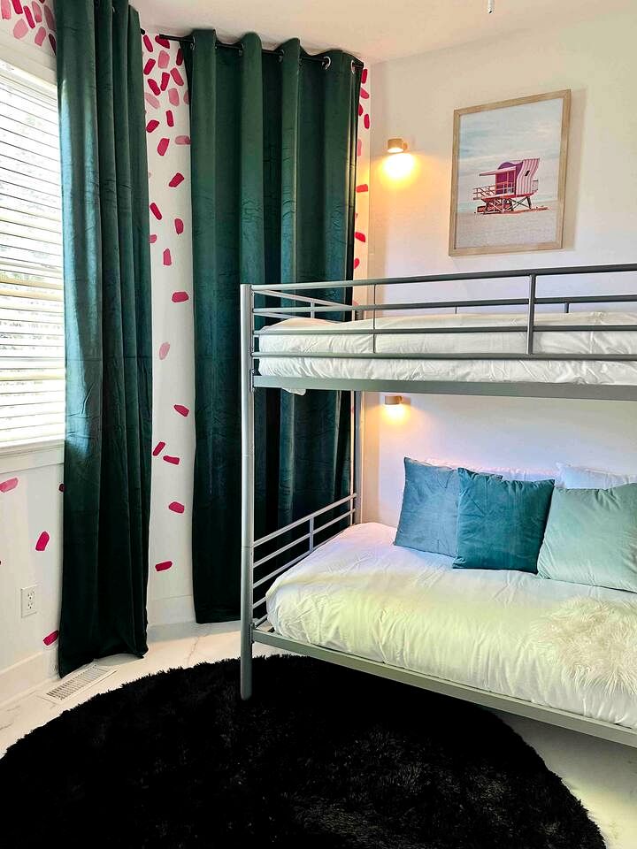 Opulent Modern Vacation Rental Paradise near Catawba River in North Carolina