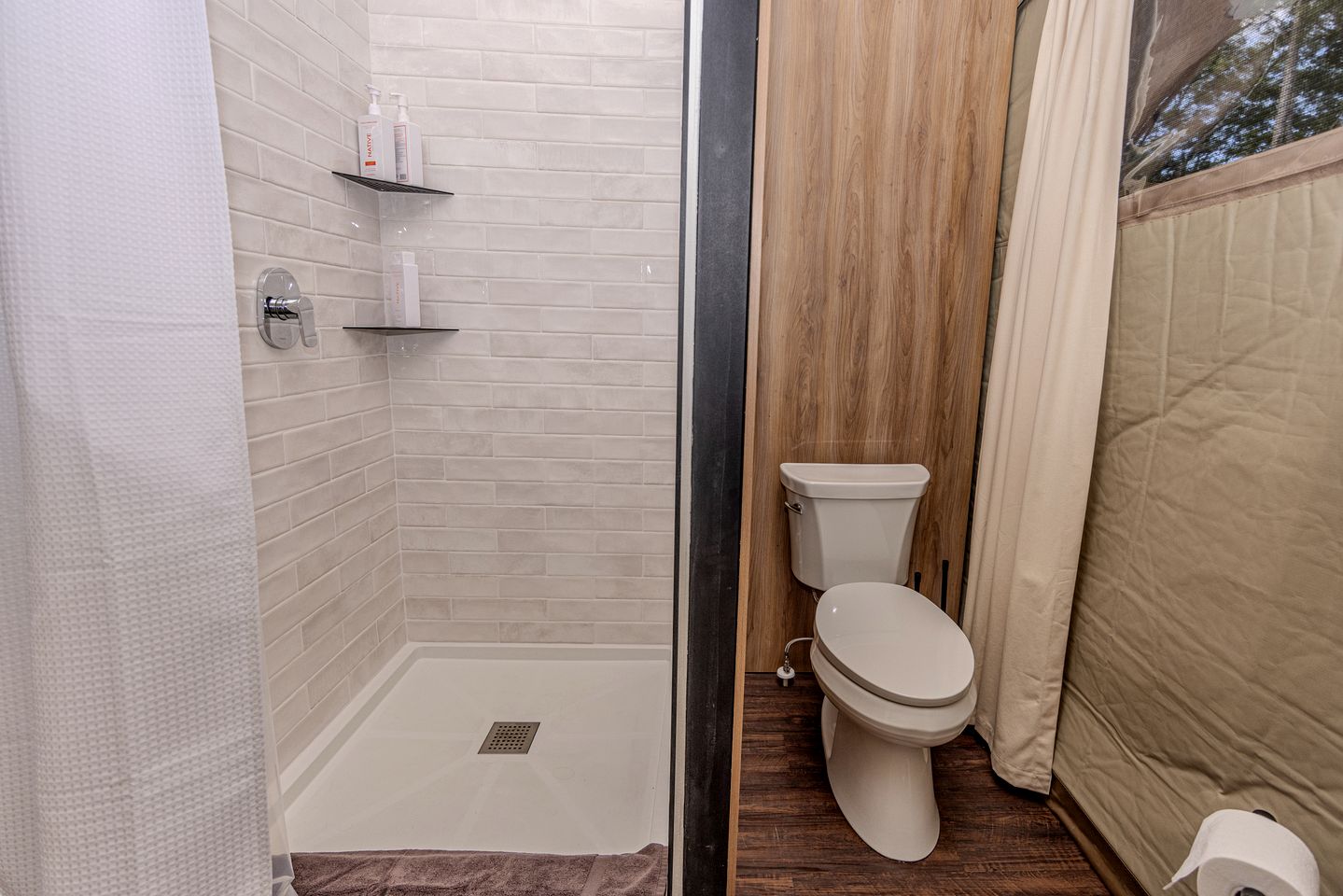 Secluded Tree Tent with Outdoor Soaking Tub & Pizza Oven Near Blue Ridge Waterfalls, Zirconia, North Carolina