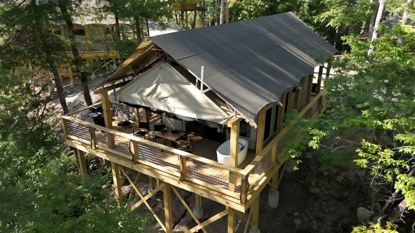 Secluded Tree Tent with Outdoor Soaking Tub & Pizza Oven Near Blue Ridge Waterfalls, Zirconia, North Carolina