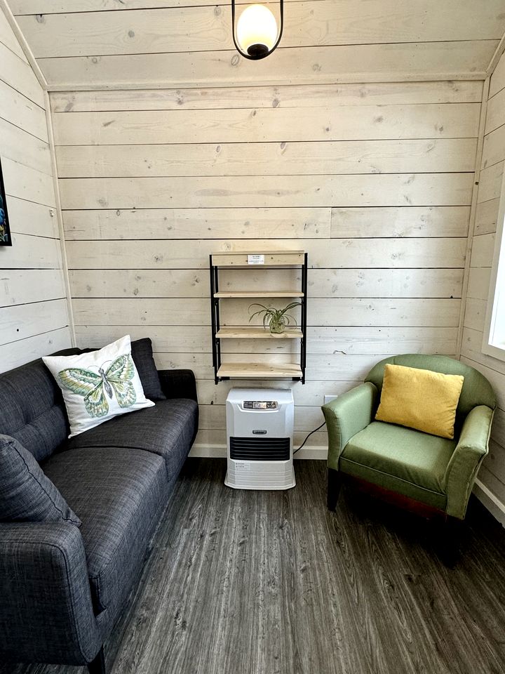 Gorgeous Tiny Cabin Placed in a Privileged Area in Anchorage, Alaska