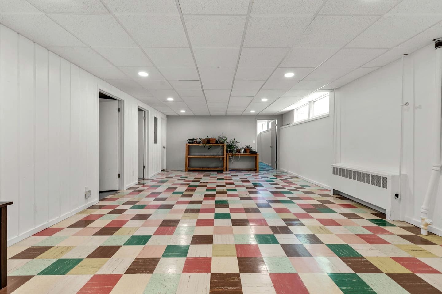 Sweet Cabin with Jacuzzi and Spacious Backyard in Montana