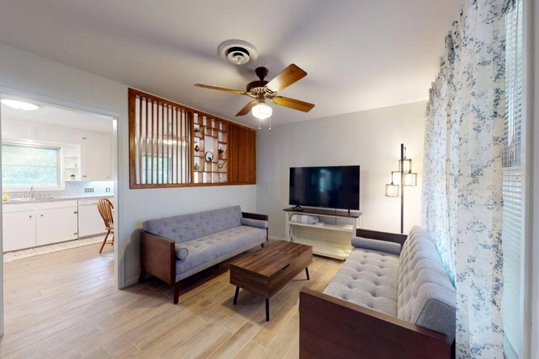 Remodeled Mid-Century Home Near Downtown & Hwy 6 in College Station, Texas