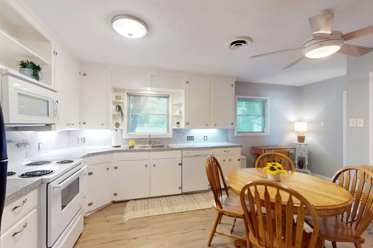 Remodeled Mid-Century Home Near Downtown & Hwy 6 in College Station, Texas