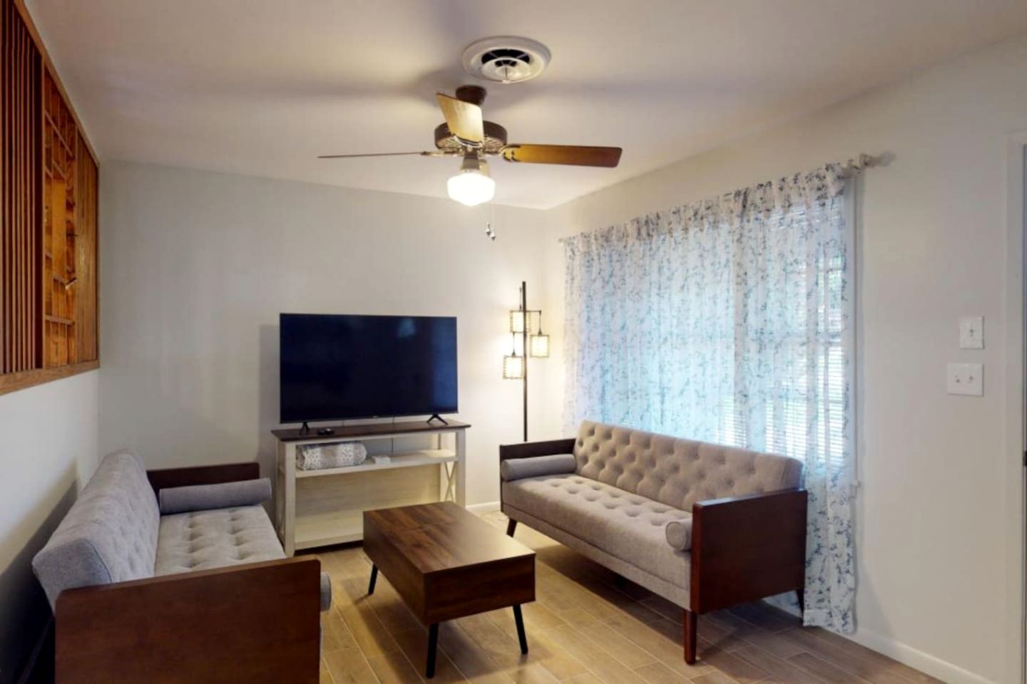 Remodeled Mid-Century Home Near Downtown & Hwy 6 in College Station, Texas