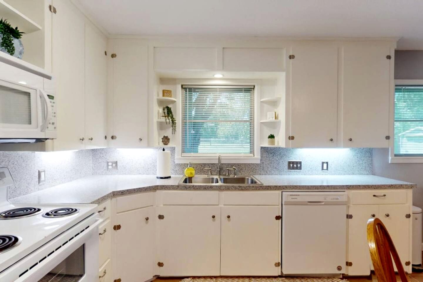 Remodeled Mid-Century Home Near Downtown & Hwy 6 in College Station, Texas