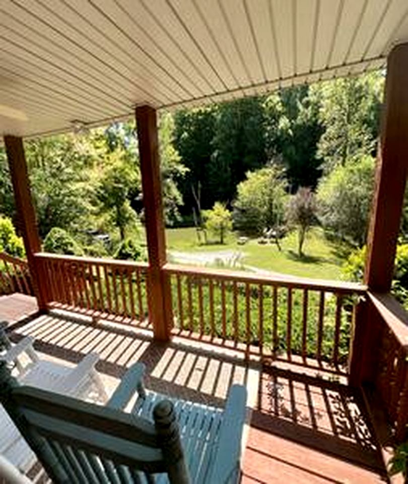 Sweet Comfy Cabin with Beautiful Hiking Trails and Outdoor Adventures in TN