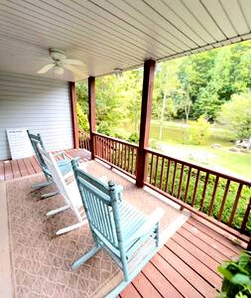 Sweet Comfy Cabin with Beautiful Hiking Trails and Outdoor Adventures in TN