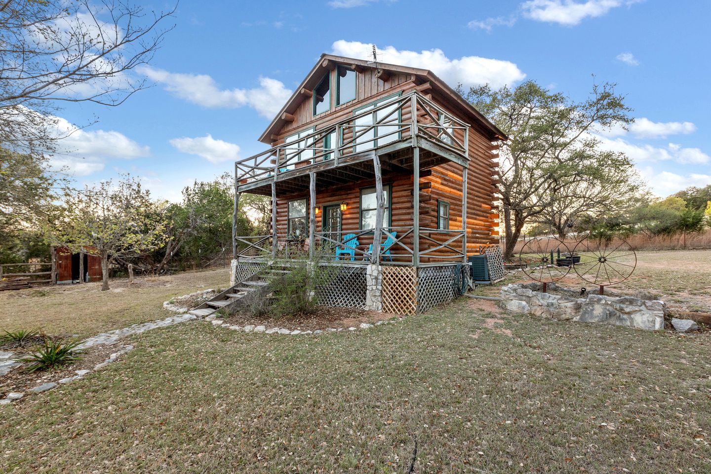 Gorgeous Rustic Log Cabin with Fire Pit and Grill near Top Wineries in Fredericksburg, Texas