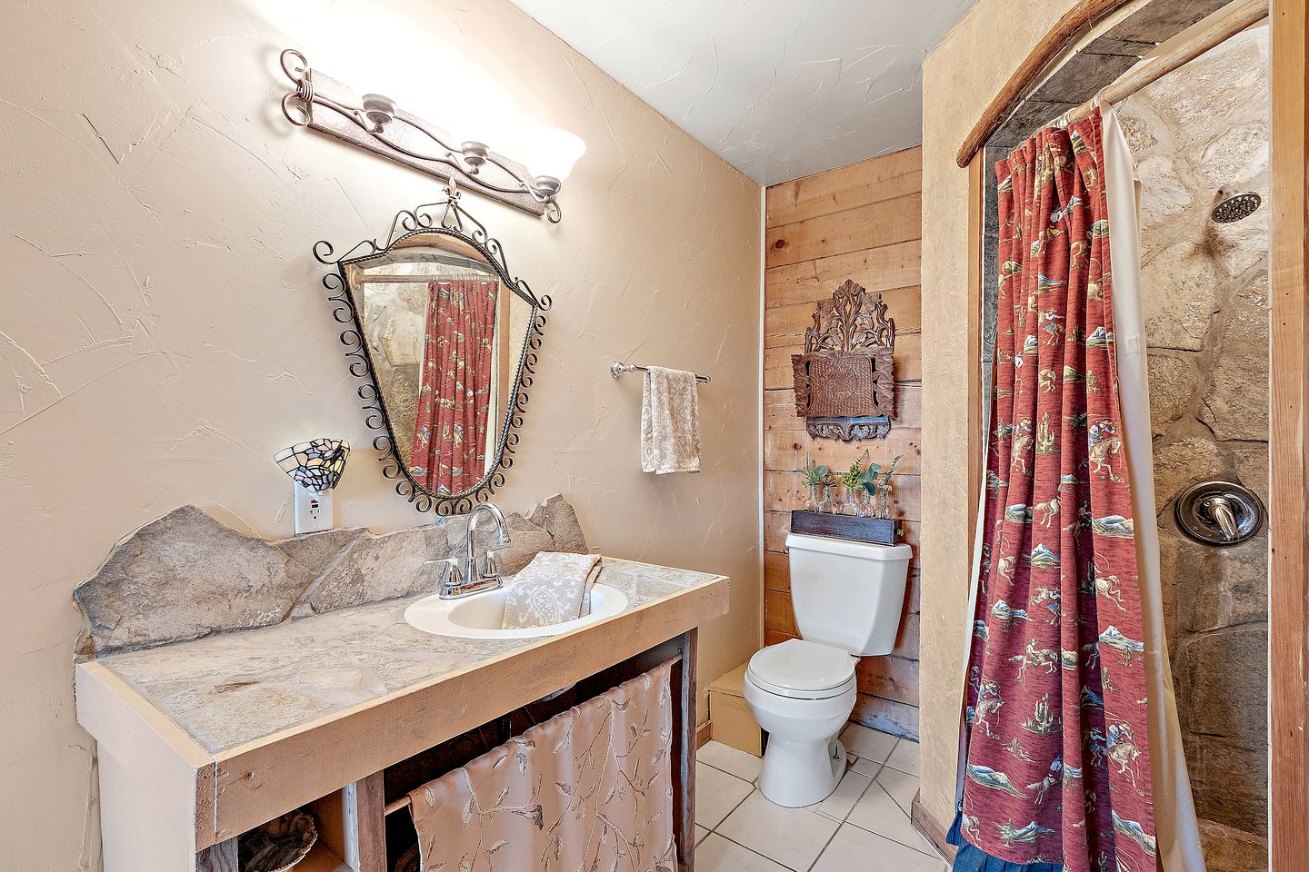 Gorgeous Rustic Log Cabin with Fire Pit and Grill near Top Wineries in Fredericksburg, Texas