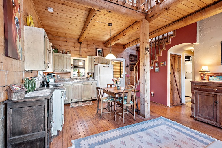 Log Cabins (United States of America, Fredericksburg, Texas)