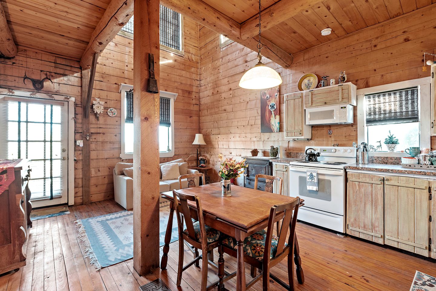 Gorgeous Rustic Log Cabin with Fire Pit and Grill near Top Wineries in Fredericksburg, Texas